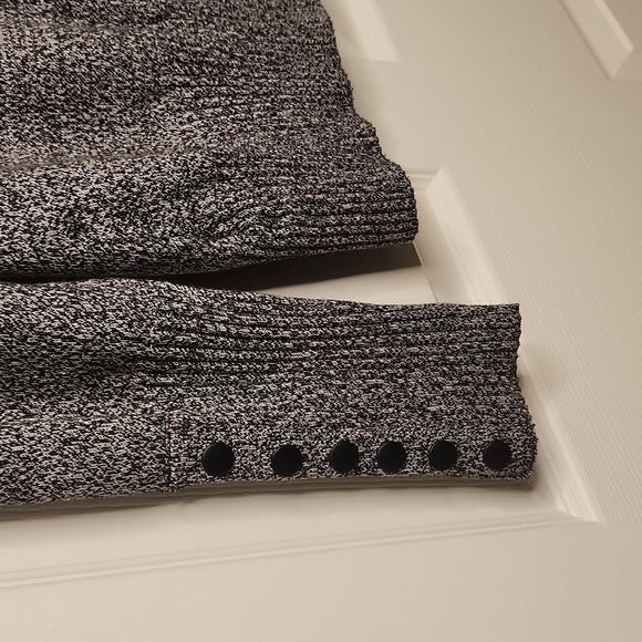 Dressbarn Women's Black Gray White Long Sleeve Tweed Print Cowl Sweater Size S - Picture 9 of 11